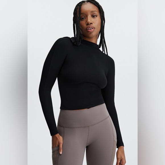 Fabletics Open Back Long Sleeved Top - Picture 2 of 5